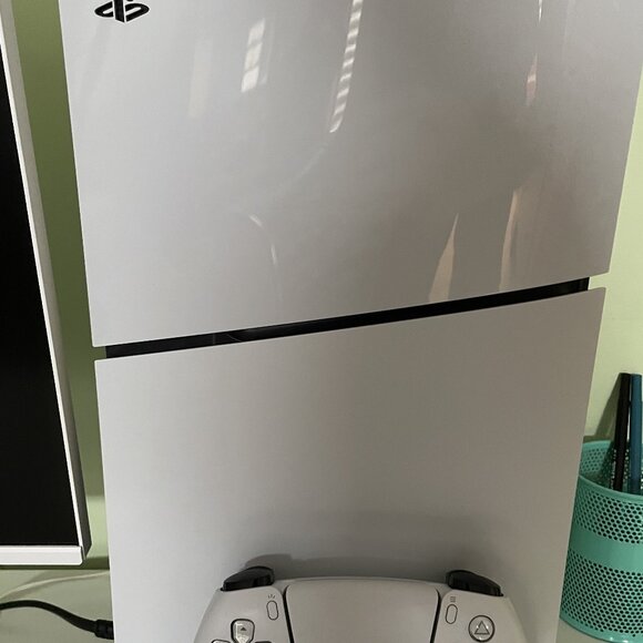 PS5 Slim, Digital Edition - Picture 1 of 1